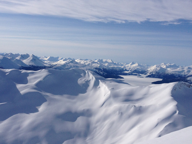 A mesmerizing view of the Sibolas as the Roneys stop for lunch 