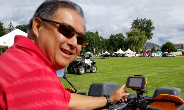 Grahame Go uses a Montana 600 GPS on his Can-Am Outlander 850 Two-Up.
