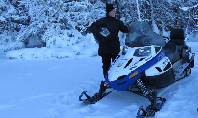 MaryAnne’s favourite sled is the Lynx 2000 LT; however, some of the photos are with the Bearcat 2000 LT as the Larsons own five sleds.