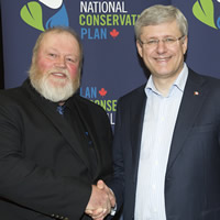 CCSO President from PEI Dale Hickox (L) and Prime Minister Stephen Harper