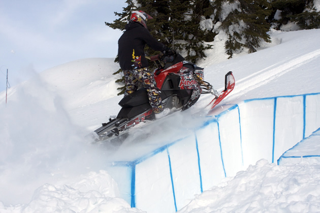 Jeremy Hanke testing a sled on snowpack with the Skanke pit. 